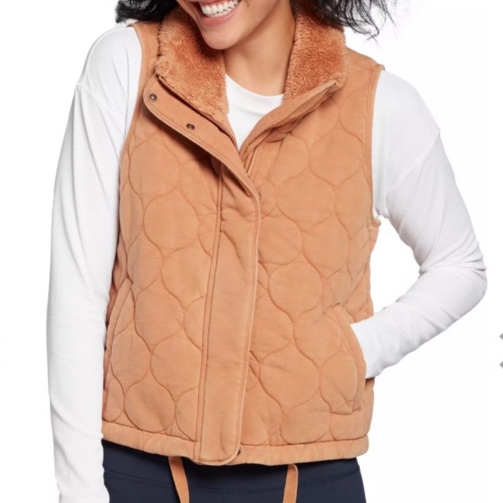Calia by Carrie Underwood quilted vest